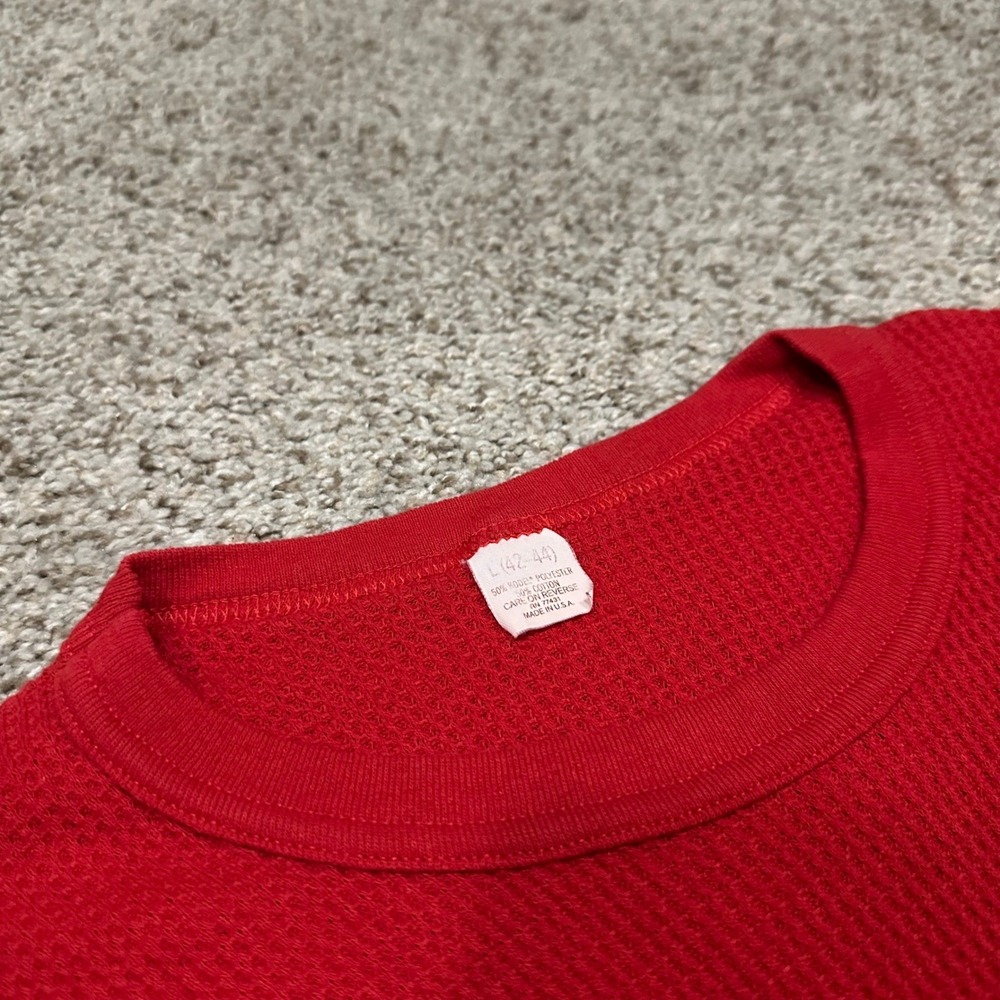 Vintage Unknown Mens Thermal Shirt Large Red Preowned Stains Waffle Knit USA - Picture 2 of 4